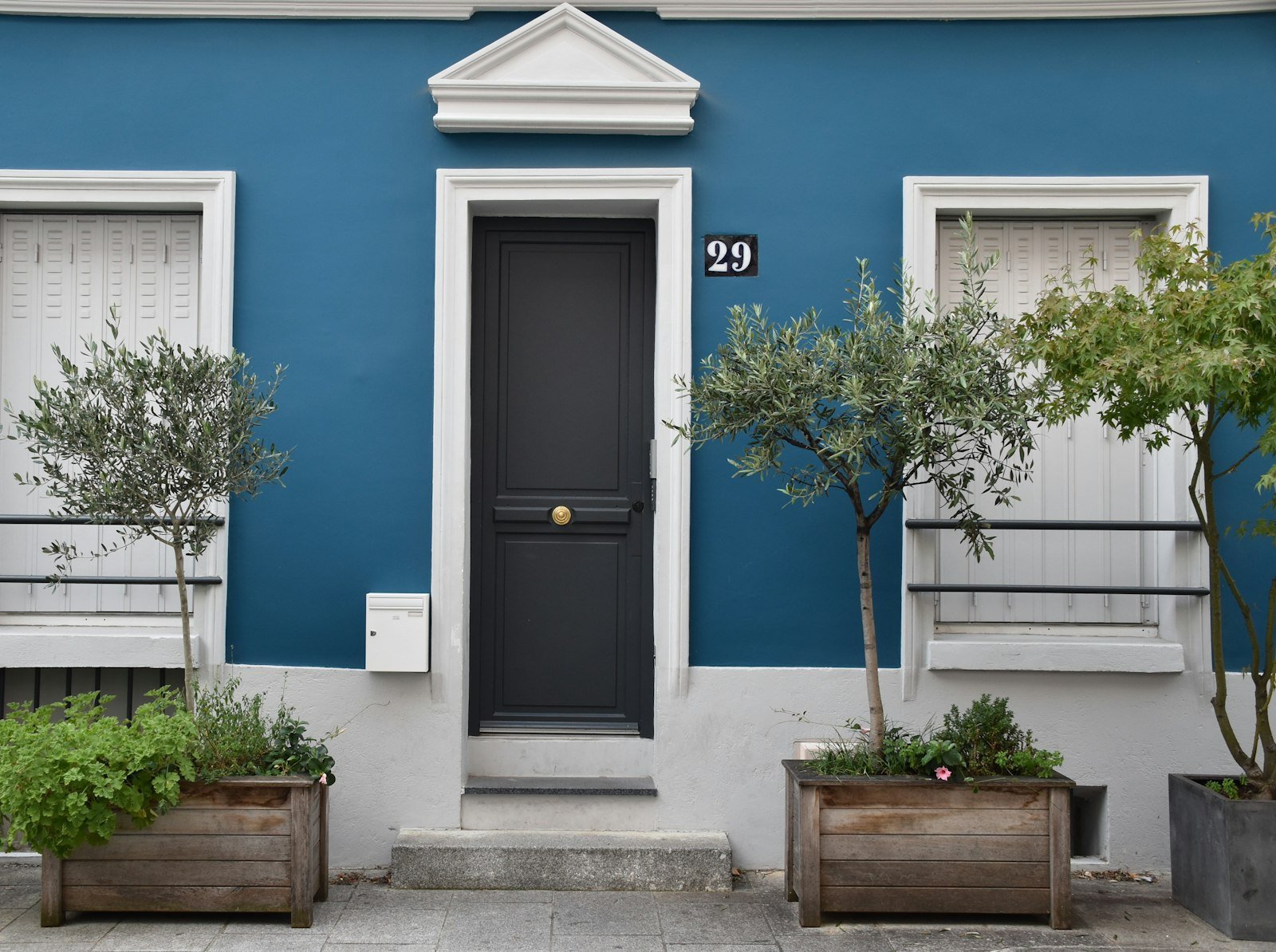 Cómo blindar la entrada de tu casa: puerta blindada, acorazada y mirillas